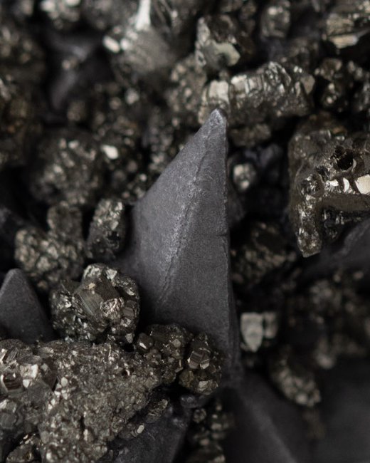 Raw pyrite, close