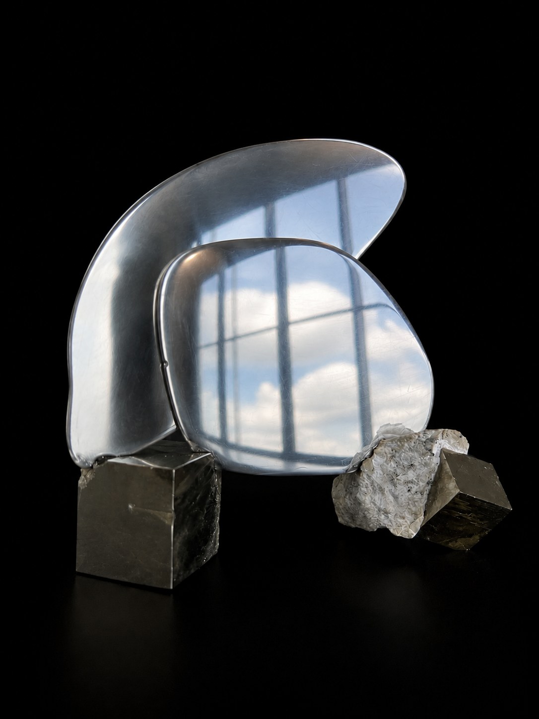Dyad in Pyrite